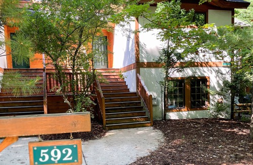 Boyne Falls Condominio | Ski in on Boyneland Run, Slps 18, Fully remodeled