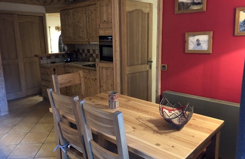 Meribel Village Apartamento | Entrada / salida de esquí, 2 habitaciones, 2 baños, Tiendas cercanas
