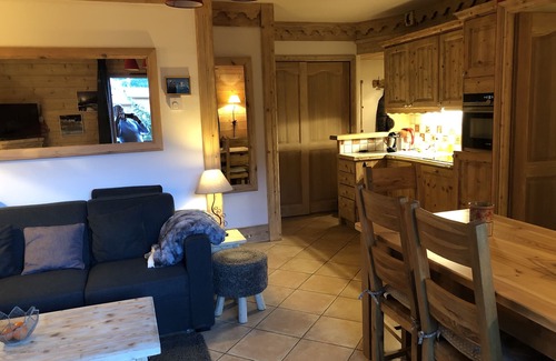 Meribel Village Apartamento | Entrada / salida de esquí, 2 habitaciones, 2 baños, Tiendas cercanas