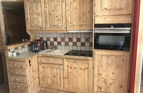 Meribel Village Apartamento | Entrada / salida de esquí, 2 habitaciones, 2 baños, Tiendas cercanas