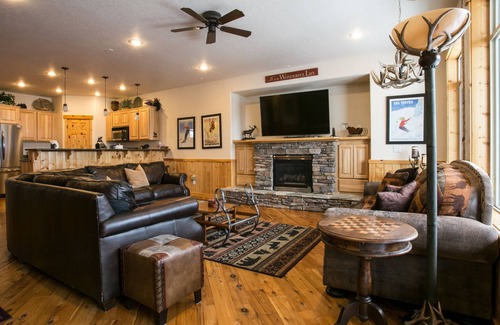 Sandpoint Chalet De Esquí | ❄Ski in/out❄- Best Group Rental on Schweitzer- Sleeps 16+, Nothing compares!