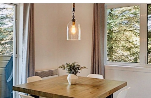 Bromont Condominio | SKI IN-OUT \BIKE IN-OUT ! Walking distance from the mountain.