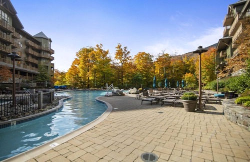 Stowe Area Condominio | The Lodge at Spruce Peak Estudio doble - Ski In / Ski Out Los estudios contiguos son perfectos para familias: mamá y papá en uno ... ¡Niños en el otro!
