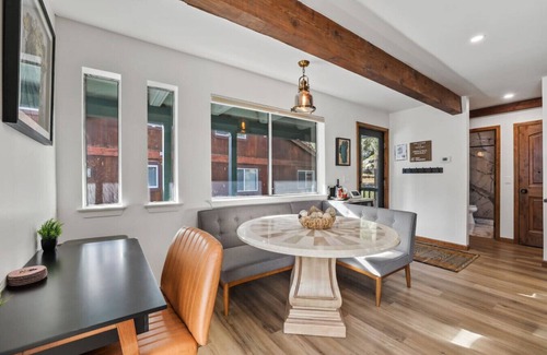 Tahoe Village Casa | Ski In/Out | Hot Tub & Slopeside Views | Sleeps 4