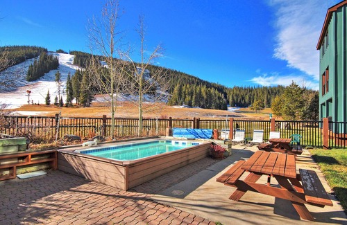 Copper Mountain Condominio | Ski In/Out Hotel Room w/ Hot tub.