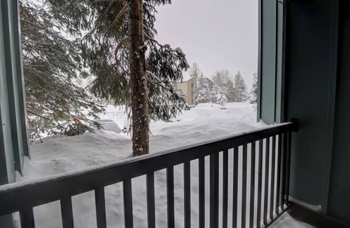Copper Mountain Condominio | Ski In/Out Hotel Room w/ Hot tub.