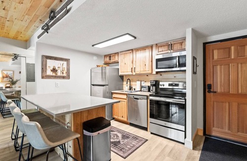 Peak 9 Apartamento | Ski-In/Out Luxury 1 Blk to Main Pool+Hot Tub Sauna