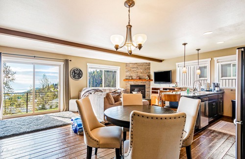 Sandpoint Casa | Ski-in/out townhome with great views, balcony, grill, & fireplace - dog-friendly