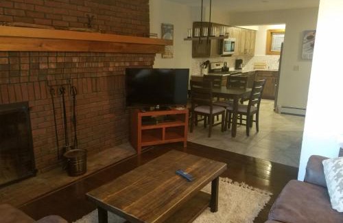 Central Vermont- Killington Casa | Ski In/Out Trailside Townhome