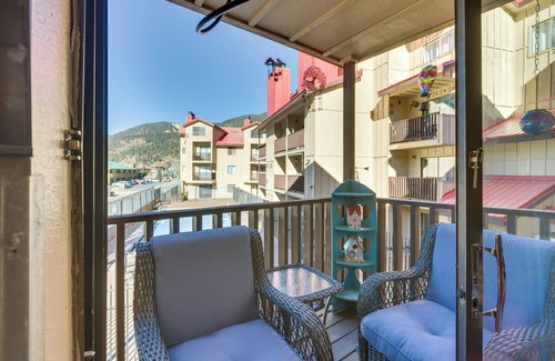 Taos Ski Valley Apartamento | Ski-in Red River Retreat: Balcony, Mountain Views!