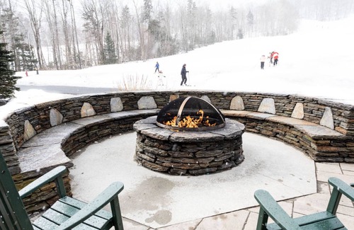 West Dover Apartamento | Ski-In Resort Room | 2 Queen Beds