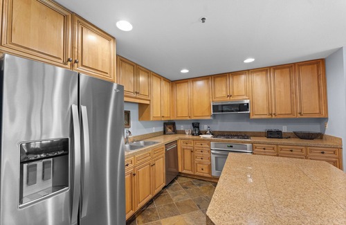 River Run Cabaña | Ski-In/Ski-Out 4-Bedroom Condo with Slope Views & Resort Amenities