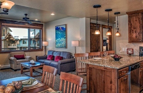 Breckenridge Complejo | SKI IN/SKI OUT at Breckenridge peak 7 base. 2 bedrm/2 bath. 2/11/23 to 2/18/23