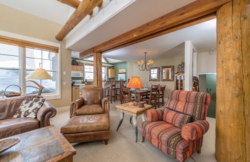 Saddle Ridge Condominio | Ski in/Ski out Big Sky Retreat