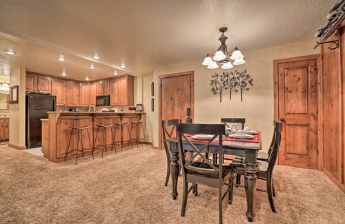 Brian Head Apartamento | Ski-in/ski-out Brian Head Condo w/ Hot Tub Access!