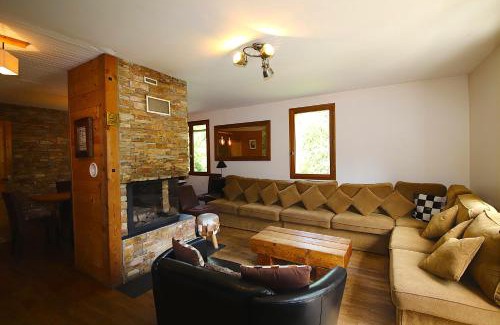 Les Claux Chalet De Esquí | Ski-in/Ski-out Chalet, Quiet Location, and Jacuzzi