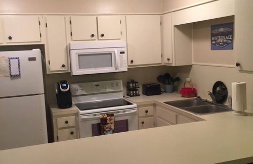 Ghent Condominio | Ski In / Ski Out 3BR2Bath Condo en Winterplace. Actualizaciones modernas. ¡Hermosa vista!