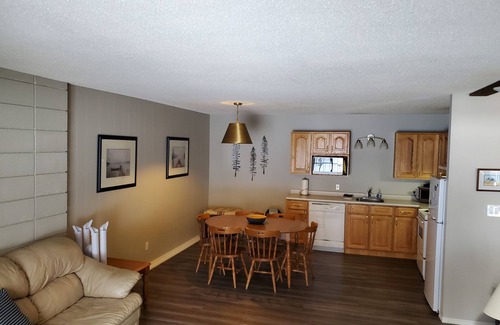 East Kootenay Condominio | CONDOMINIO SKI-IN SKI-OUT EN KIMBERLEY, DUERME 7, 30 SEGUNDOS PARA GOLPEAR AL GOLF CREEK!
