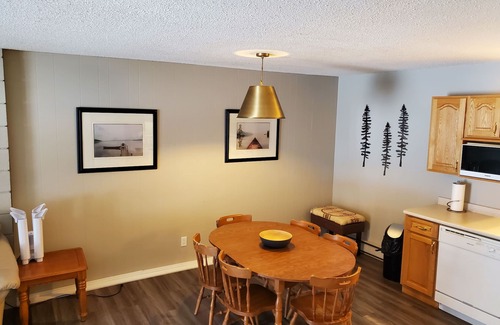 East Kootenay Condominio | CONDOMINIO SKI-IN SKI-OUT EN KIMBERLEY, DUERME 7, 30 SEGUNDOS PARA GOLPEAR AL GOLF CREEK!