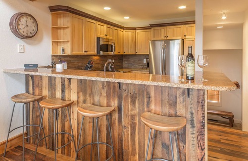 Saddle Ridge Casa | Ski In/Ski Out Condo, Private Hot Tub, Moonlight Basin