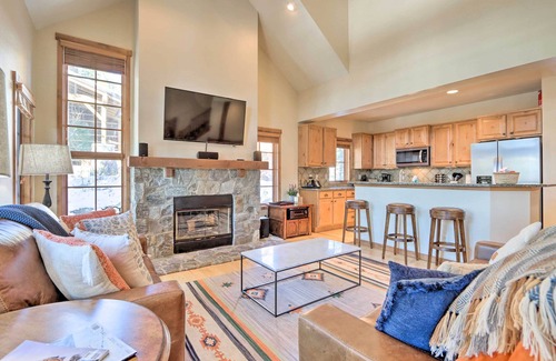 Tamarack Resort Casa | Ski-In/Ski-Out Donnelly Townhome w/ Hot Tub!