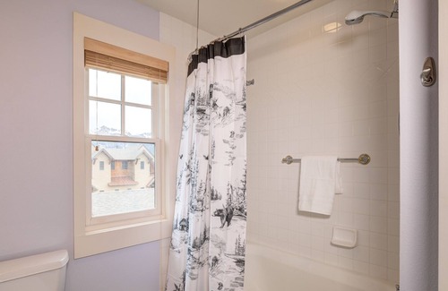 Saddle Ridge Condominio | Ski-in/Ski-out Home w/Private Hot Tub in Moonlight Basin - Saddle Ridge - First Chair Lair