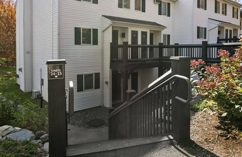 Stowe Area Condominio | Bellamente remodelado Ski-in / Ski-out Lodge Condominio en Stowe Mountain Resort