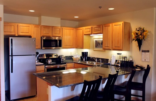 Four O'Clock Complejo | Spring Break 2023 Ski in/Ski out Luxury Condo Sleeps 8