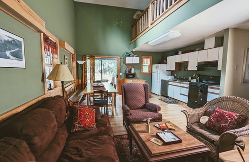Mazama Casa | Ski-In Ski-out, near Mazama Store and trail system!