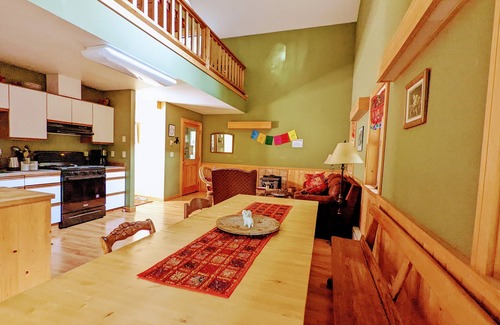 Mazama Casa | Ski-In Ski-out, near Mazama Store and trail system!