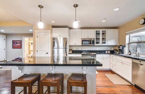 Silvercreek Condominio | Ski-In/Ski-Out + Pool Access: Granby Ranch Gem