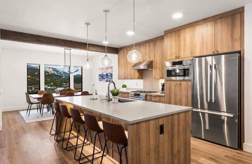 Powder Ridge Casa | Ski-in/Ski-Out Slopeside Luxury Condo in Big Sky