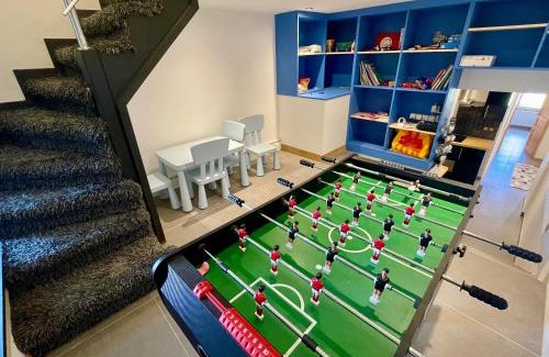 Le Lavachet Apartamento | Ski in-Ski out! Spacious & Stylish Apartment for 8 in the heart of Lavachet