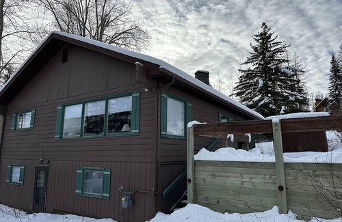 Whitefish Cabina | Ski-in / Ski-out Cabin: recientemente renovado y perfecto para familias