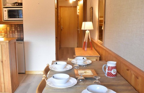 Meribel Centre Apartamento | Estudio para 4 personas a pie de pista en el centro de Méribel, cerca de comercios y transporte