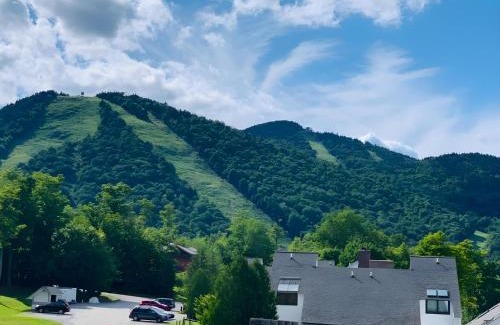 Central Vermont- Killington Casa | Ski-In, Ski-Out Sunrise Village Killington Condo - 2BR, Fireplace, Pool, Pet Friendly