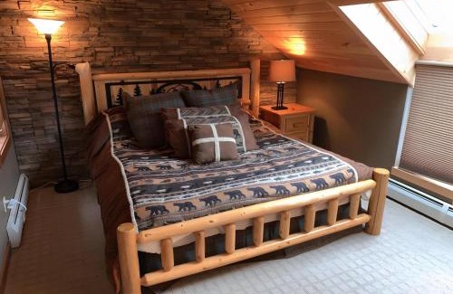 Central Vermont- Killington Casa | Ski-In, Ski-Out Sunrise Village Killington Condo - 2BR, Fireplace, Pool, Pet Friendly