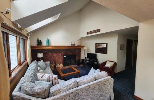 Central Vermont- Killington Apartamento | Ski In Ski Out Sunrise West Glade H2 - Direct Trailside, Hot Tub, Pool, Sauna