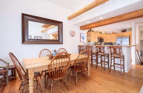 Saddle Ridge Casa | Ski-in/Ski-out w/Private Hot Tub & Pet Friendly in Moonlight - Saddle Ridge - Mountain Vista Chalet