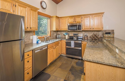 Big Horn Casa | Ski In/ Ski Out, Wood Burning Fireplace, Great Location