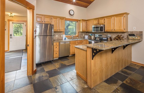 Big Horn Casa | Ski In/ Ski Out, Wood Burning Fireplace, Great Location