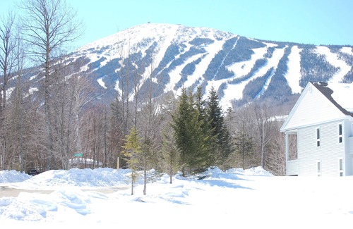 Carrabassett Valley Condominio | Ski-in / ski-out Snowbrook 2 BR 2 BA Condo