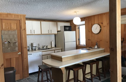 Carrabassett Valley Condominio | Ski in / Ski out condominio. Excelente ubicación con ascensor y sendero fuera de su puerta.