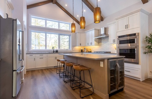 East Kootenay Chalet De Esquí | Ski In to your Hot Tub and Sauna. Luxurious