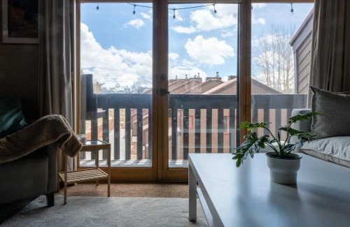Crested Butte Casa | SKI IN, WALK OUT! The perfect mountain retreat!
