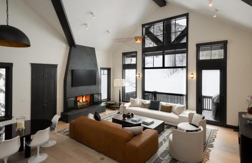 Edwards Casa | Ski-InandOut Townhome with Hot Tub by Arrow Bahn Lift!