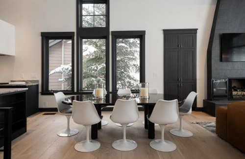 Edwards Casa | Ski-InandOut Townhome with Hot Tub by Arrow Bahn Lift!