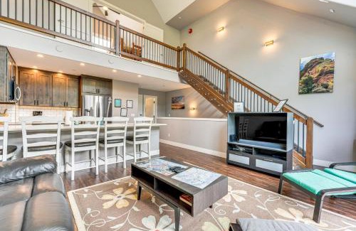 Old Town Casa | Ski-InandSki-Out Gemini Lift Access! Home with Hot Tub