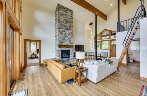 Sandpoint Casa | Ski-InandSki-Out Schweitzer Mtn Home Decks and Views!