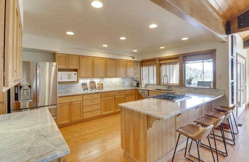 Whitefish Casa | Ski-InandSki-Out Whitefish Duplex with Hot Tub!